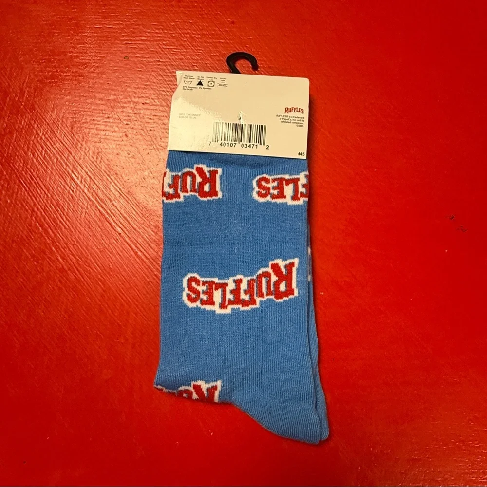 NWT CRAZY SOCKS EXPRESS YOURSELF PRINGLES POTATO CHIPS CRE SOCKS SIZE 6-12